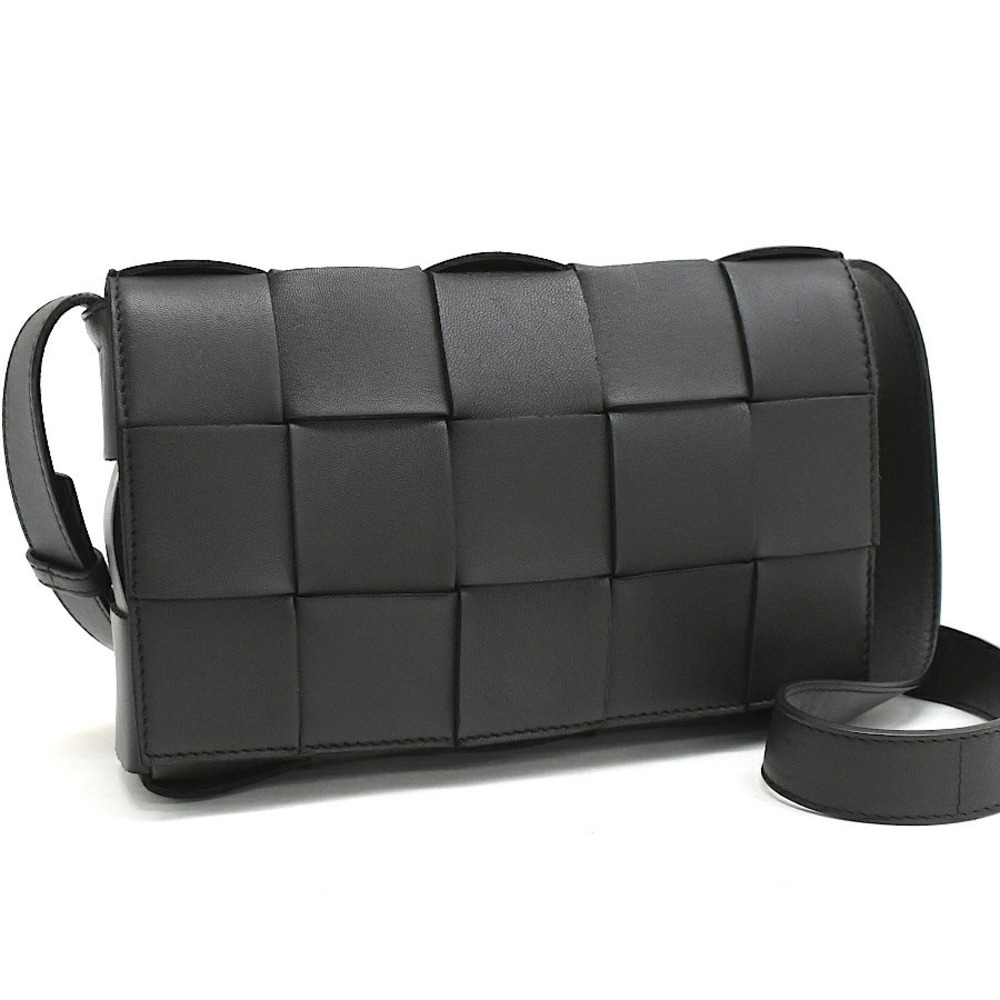 Bottega Veneta Cassette Crossbody Bag Maxi Intrecciato Leather Black